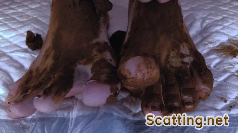 DirtyBetty - AMAZING Shit on my Sweet Feet (Foot, Pooping) Scat Fetish [FullHD 1080p]