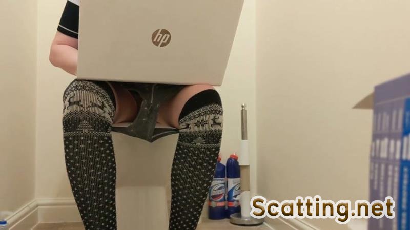 PooGirlSofia - Shitting whilst watching shitting sex porn Videos (Pee, Solo, Scat) Poop Videos [FullHD 1080p]