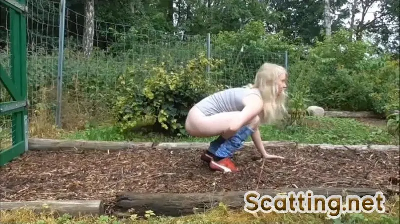 Anni-Trinity - Shit outdoor (Teen, Poop) Defecation [FullHD 1080p]