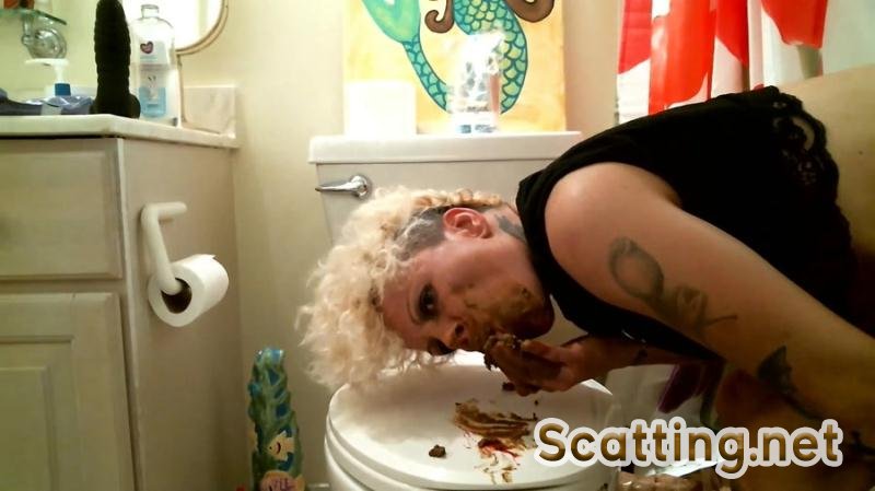 Juicy Julia - Shit Eater (Smear, Solo) Blonde Scat [FullHD 1080p]
