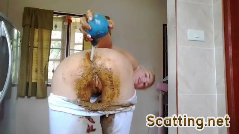 MissAnja - Dancing, Creamy Poo, Enema, Fart in White Leggings (Solo, Shitting) Enema Scat [HD 720p]