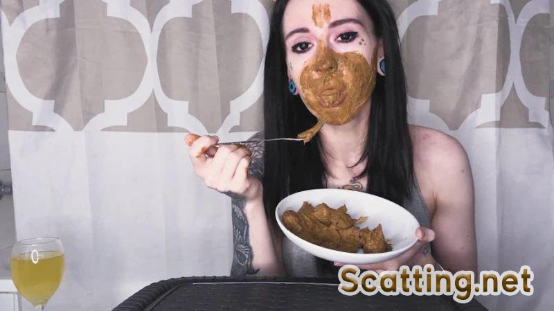 DirtyBetty - Real Scat Breakfast (Eating, Teen) Solo Scat [FullHD 1080p]
