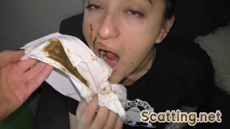 HotDirtyIvone - I’m Eat Sarah SHIT (Panty, Solo) Panty Scat [FullHD 1080p]