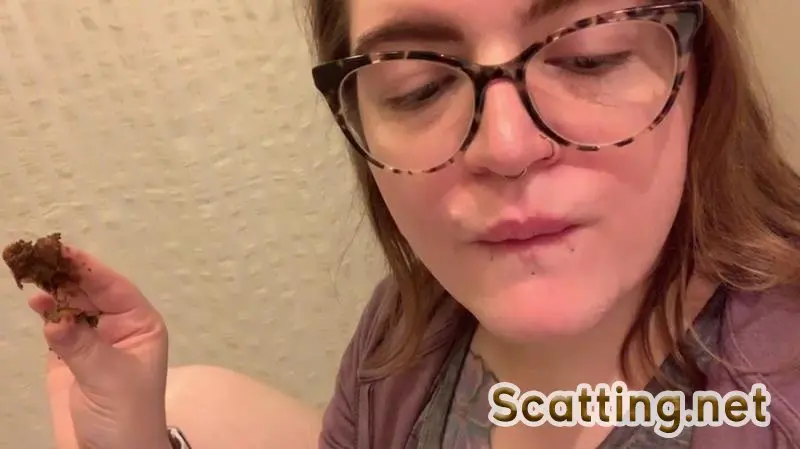 worthlessholes - Eating and playing with shit (Solo, Young) Shit Amateur [FullHD 1080p]