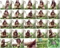 Evakokoro - Absolutely desperate shit and piss while naked outside (Scatology, Solo) Outdoor Scat [FullHD 1080p] Screenshot 1
