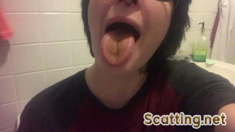 Missellie8 - Toilet Paper Epidemic (Solo, Amateur) Eating Shit [FullHD 1080p]