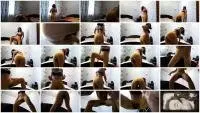 Tatiana - Tatiana shit in yellow tights ( Shit in Legs [FullHD 1080p] Screenshot 1
