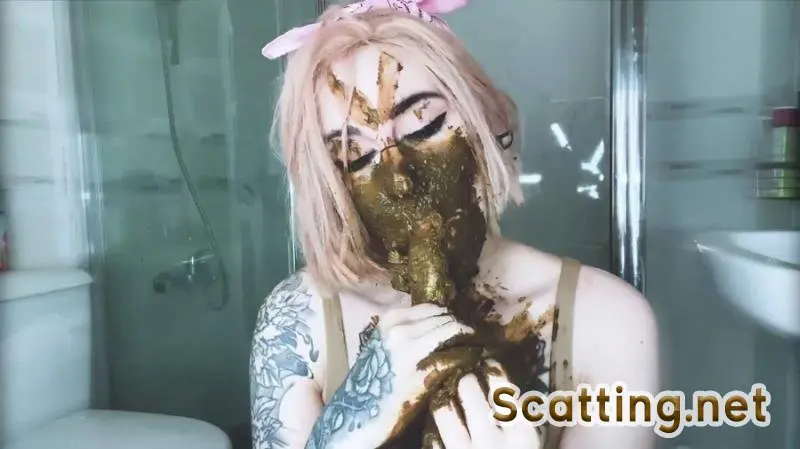 SweetBettyParlour - Croc Toy and Crazy Scat Girl (Solo, Defecation) Blowjob [FullHD 1080p]