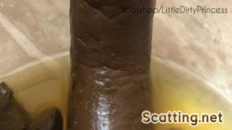 LittleDirtyPrincess - Long thick poop served in a bowl of pee for you (Ass, Big Pile) New scat [FullHD 1080p]