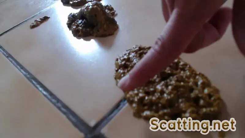 Liglee - Shit while I cook (Solo, Shit) Scatting Girl [FullHD 1080p]