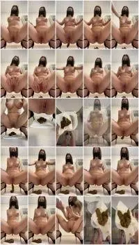 Markovna - Doing shit in heels (Defecation, Solo) Farting [UltraHD 4K] Screenshot 1