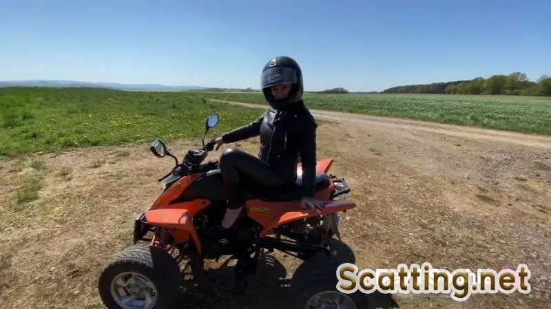 Devil Sophie - THIS is a brake track - outdoor quad shits escalated (Solo, Milf) Outdoor Scat [UltraHD 4K]