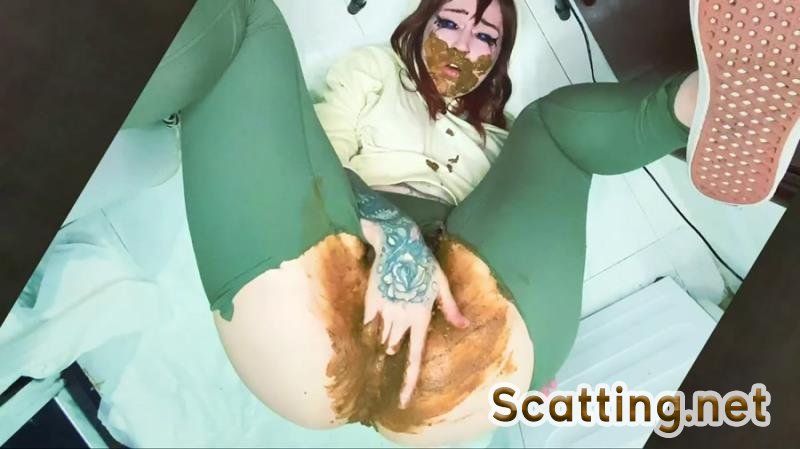 SweetBettyParlour - Shitty squirt crazy toilet girl (Teen, Solo, Defecation) Shits in Leggings [FullHD 1080p]
