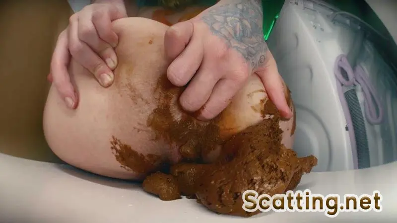 DirtyBetty - Have you sniffed female poop? (Solo, Big Pile) Defecation [FullHD 1080p]