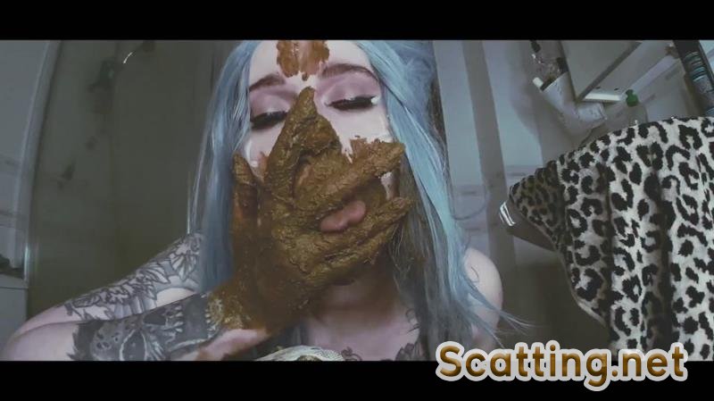 DirtyBetty - ITS ALIVE! scat poop fetish (Eating, Shit) Solo [FullHD 1080p]
