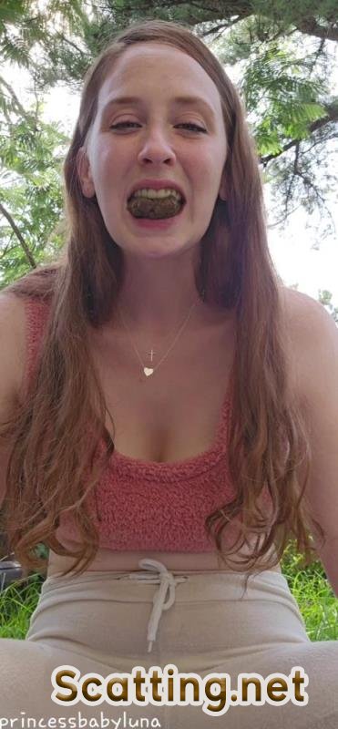 PrincessBabyLuna - Swallowing For The First Time (Solo, Outdoor) Eat Shit [UltraHD 2K]