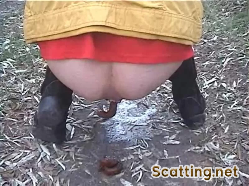 Solo - Quickly take off your jeans or you’ll shit yourself (Shit, Poop) Outdoor Poop [SD]