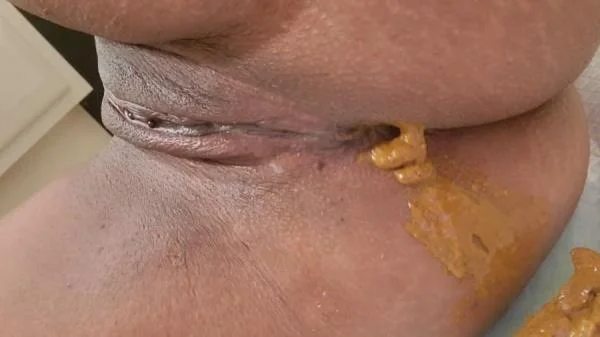 UniElla - Pee and poop ass and pussy close up (Solo, Poop) Pooping Girls [HD 720p]