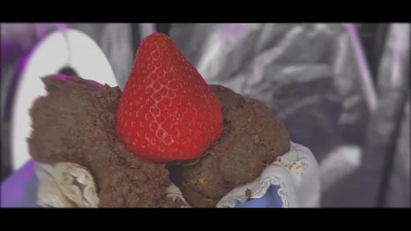 DirtyBetty - Shit Strawberries (Solo, Big Ass, Panty) Food Fetish [FullHD 1080p]