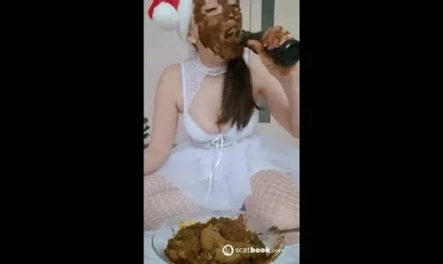 Scatlina - Santa's New Year's Gift (with 15 loads of shit) ( Scatbook [HD 720p]