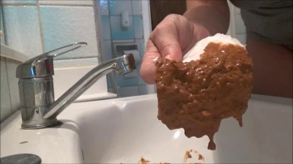 Mistress Roberta - Huge Diarrhea In Sink (Fetish, Romanian ) Scatshop.com [SD]
