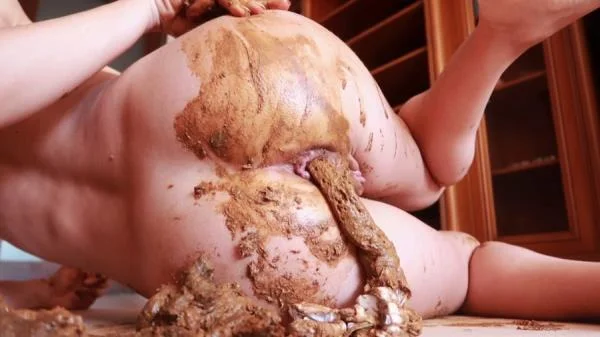 Sabrina Dacos - Thong Twister (Defecation, Solo ) Scatting [FullHD 1080p]