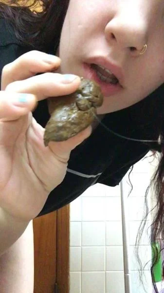 Scatqueen420 - Favorite Snack (Toilet, Smearing ) Scatshop [SD]