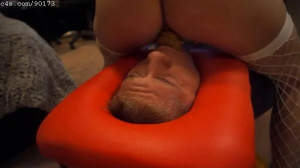 Goddess Amirha - Farts Filth (Fetish, Domination ) GoddessAmirha.com [FullHD 1080p]