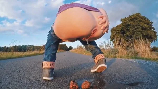 Mia Skye aka MiaRoxxx - HUUUGE On a Street (Germany, Dirty Anal ) Filthygrid.com [HD 720p]
