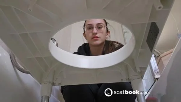 Miss Lith - Scatting Girl 01 (Spain, Toilet Slavery ) Scatbook [HD 720p]