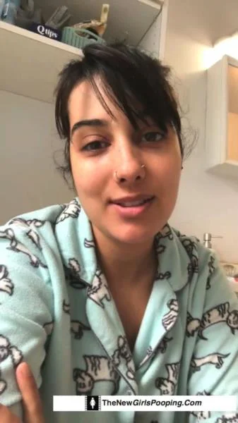 Efro Sabrina - Scat Cute Sabrina 7 (Brunette, Solo ) TheNewGirlsPooping.com [SD]