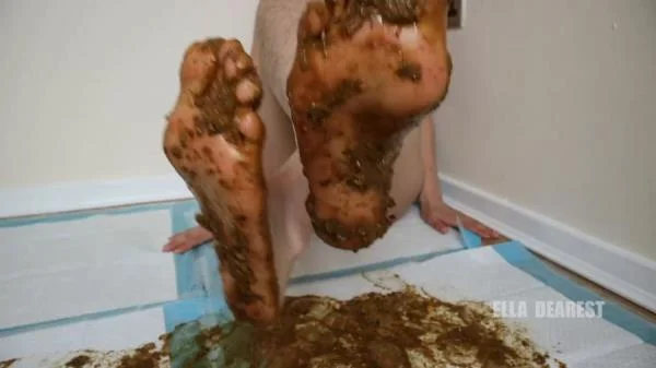 Barefoot Poop Trampling (Solo, Defecation ) Scatbook.com [HD 720p]