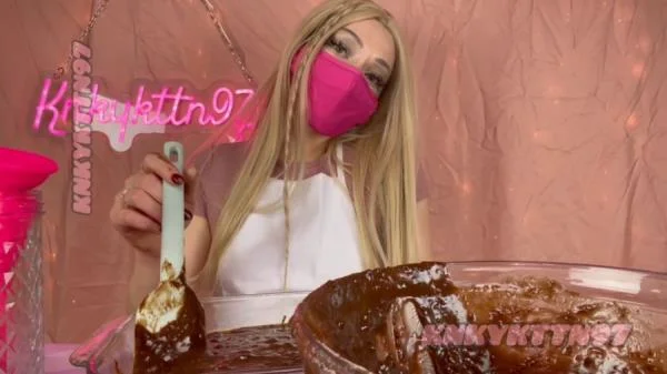 Kinky Bakery (Dildo, Scat ) Defecation [HD 720p]