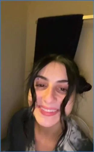 Kaitlyn Katsaros - Midnight pee with Kait lmao [HD 720p]