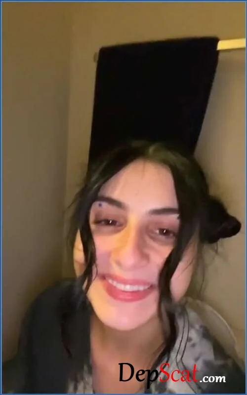 Kaitlyn Katsaros - Midnight pee with Kait lmao [HD 720p]