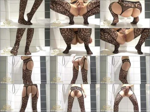 Godess Kink aka TeenScatGodess - Stocking Pee [HD 720p]