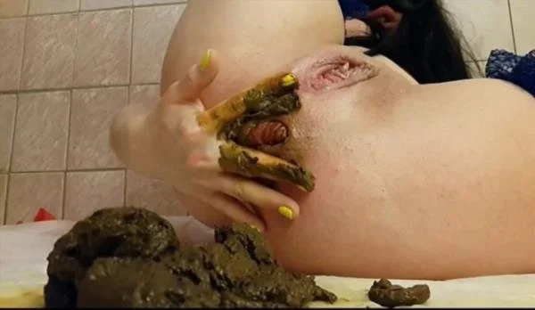 A little fingering…and a lot of shit and smear (Scat, Solo, Big Pile ) Scatshop.com [FullHD 1080p]