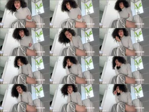 Ella Dearest - TOILET CHAT [HD 720p]