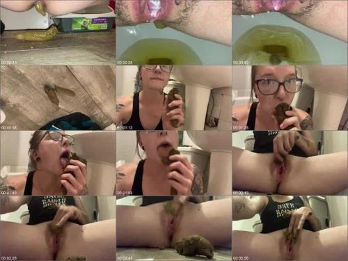 Smear into my pussy starring Missellie Toilet Slave