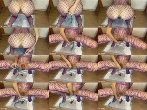 Getting Shit Anal Beads and Hand - Veronika Piss Scat