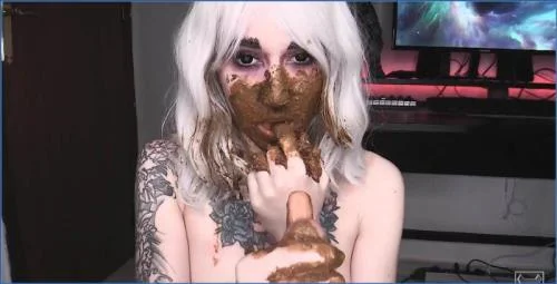 Scat Princess in Extreme Scat Swallow Big Shit- German FullHD 1080p