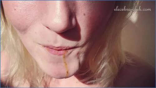 Elecebra Gets Dirty with Real Pissing and Scat in Crazy Shit Piss Feeding