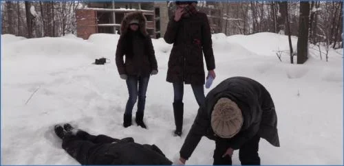 MilanaSmelly Provides Toilet Service in a Winter Park with Heavy Puke and Scat