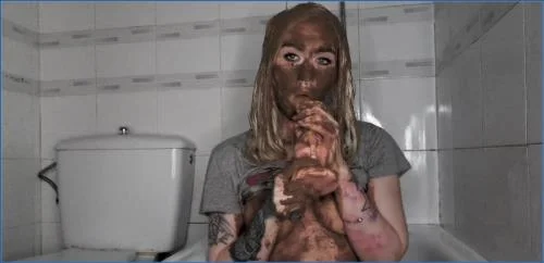 Dirty Betty in Extreme Luxus Scat Play