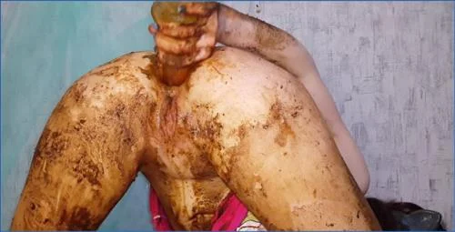Anna Coprofield in Real Scat Action with Shit Eating