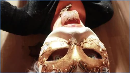 Sabrina Dacos Gets Mucky with Pee, Food Play, and Toys in Scat Frenzy