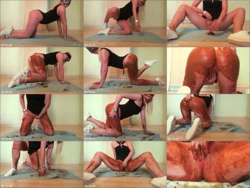 Linda aka Sexyass - Linda's Ass - White Shoes and Dirty Sexy Piss Scat