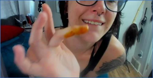 Missellie's Sordid Puke and Pee Feast in The-Diarhea-Licker - Free