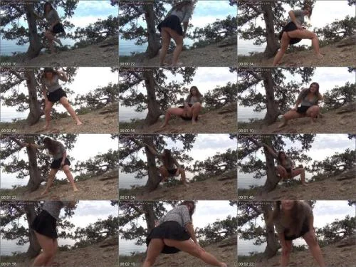 Nadya - Poo & Powerpee Outdoor Scat