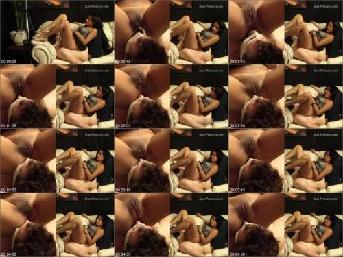 Mercedes Femdom Scat - Magic Couch, Magic Toilet , Magic Moment